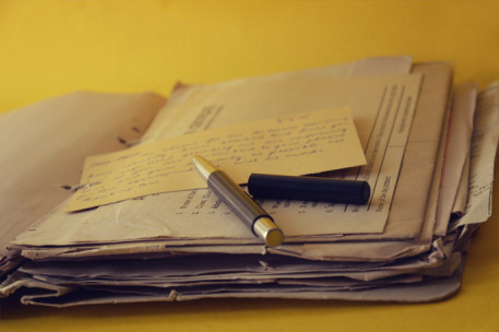 原來做網(wǎng)站的公司倒閉了，怎么辦？ old_files_pen_free_photo-457x304